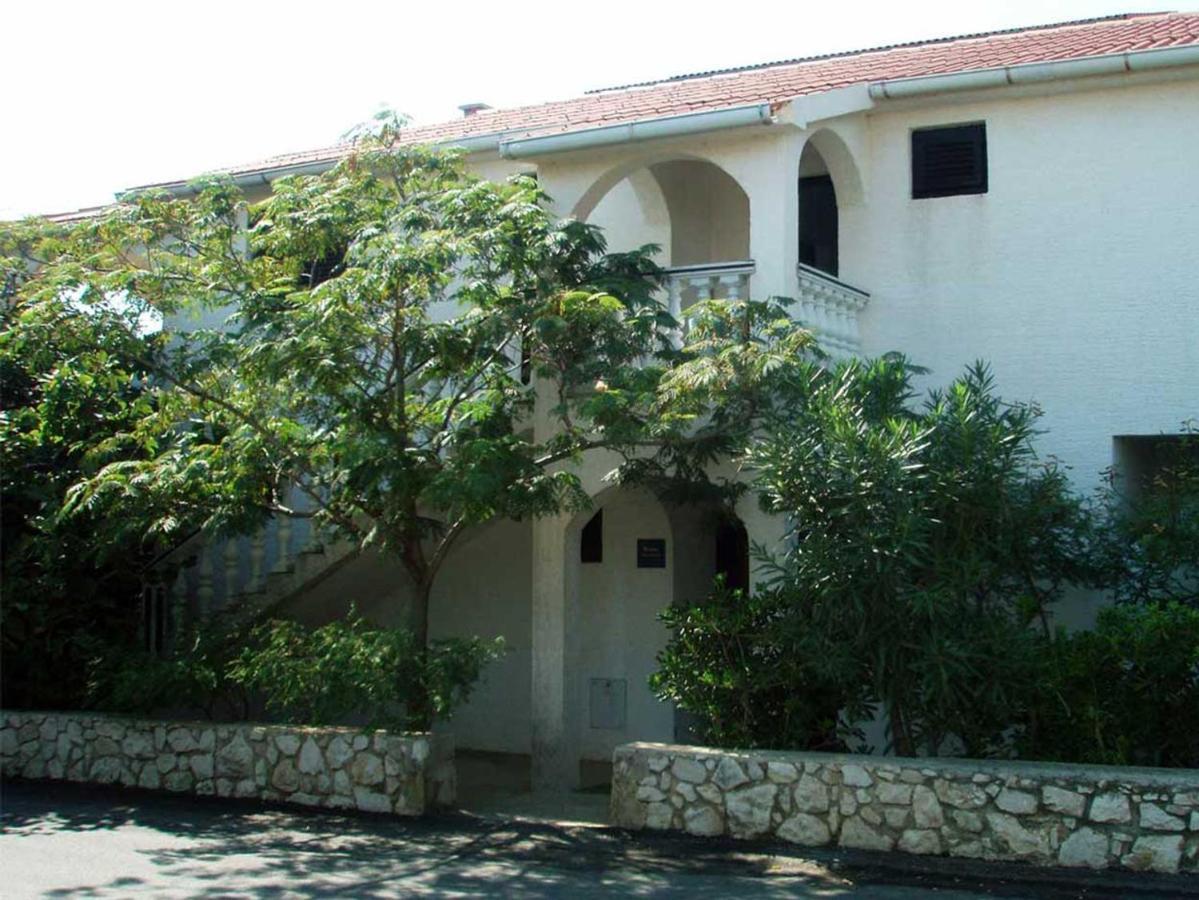 Apartments Mint Povljana - 50M From Sandy Beach Exterior photo