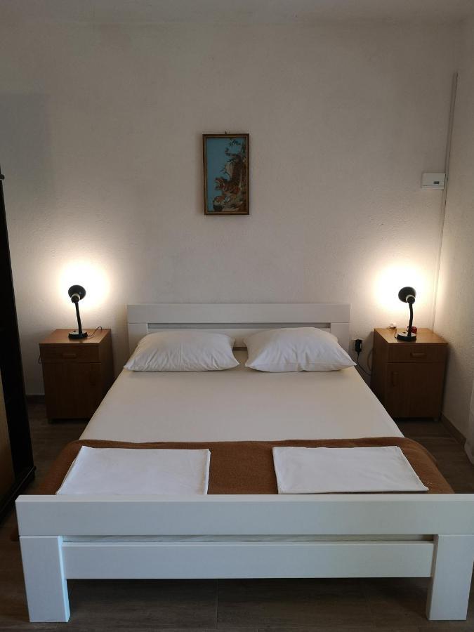 Apartments Mint Povljana - 50M From Sandy Beach Exterior photo